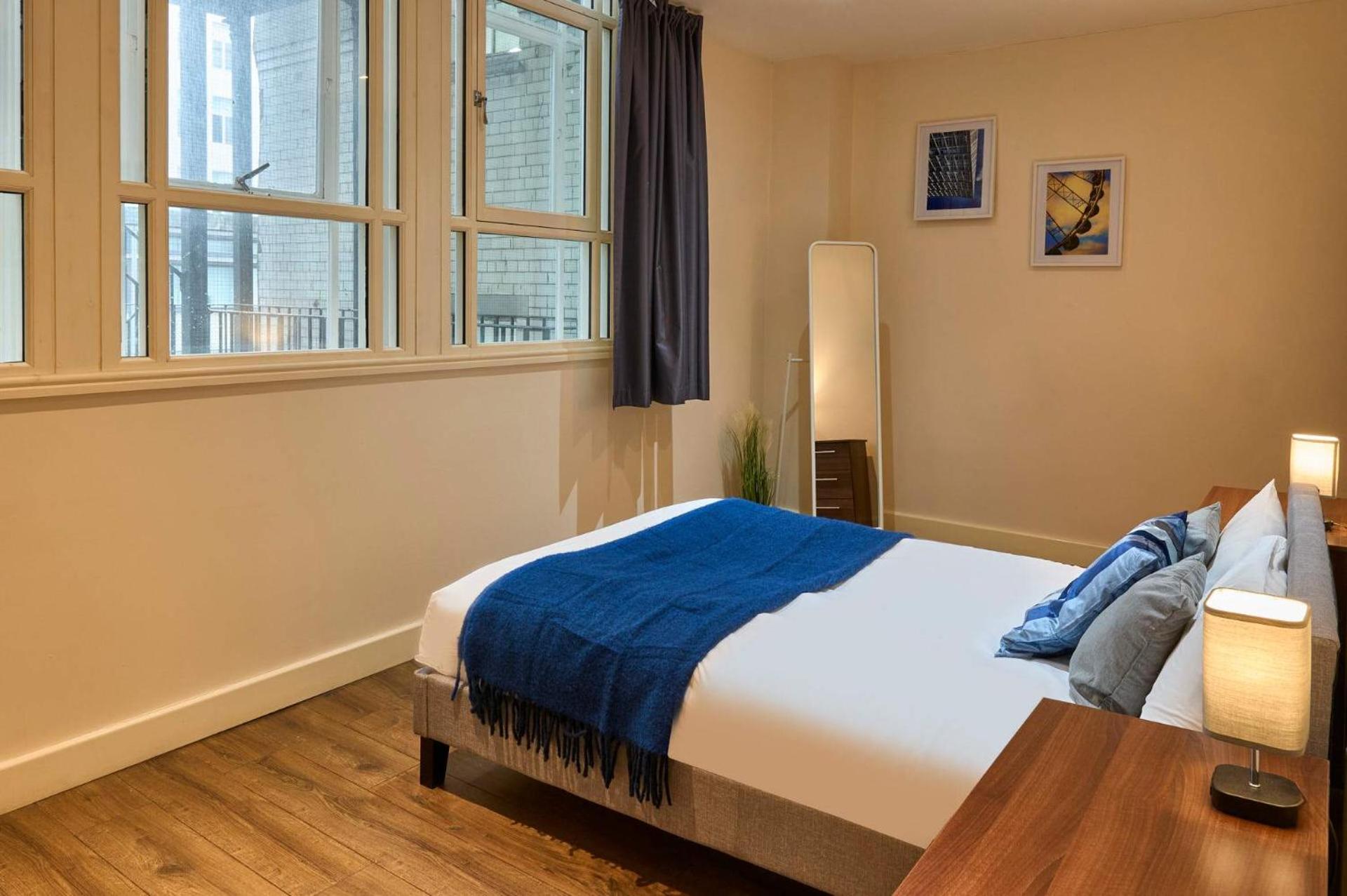 Host & - Three Graces Getaway Liverpool