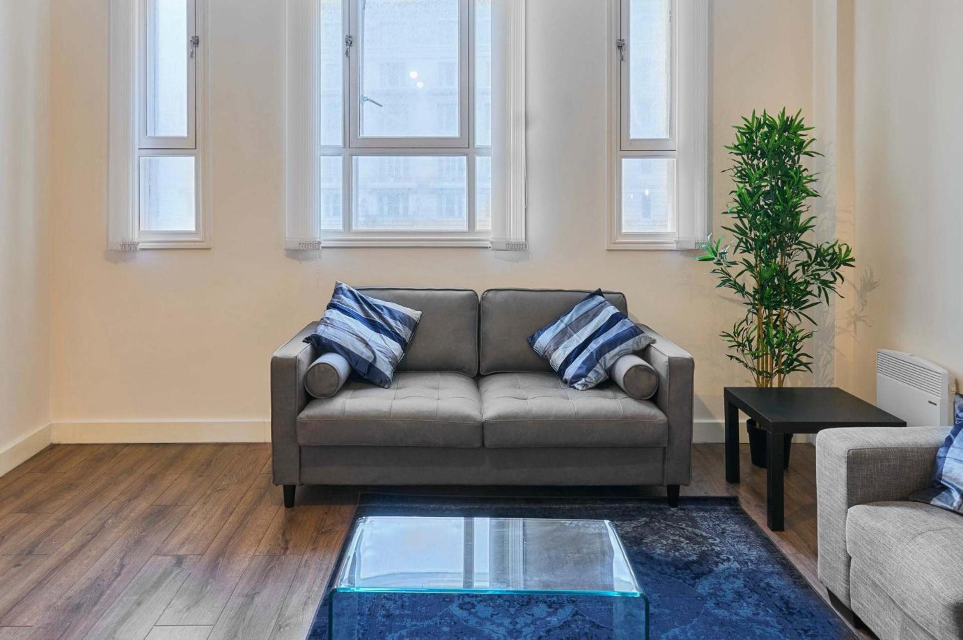 Host & - Three Graces Getaway * Liverpool