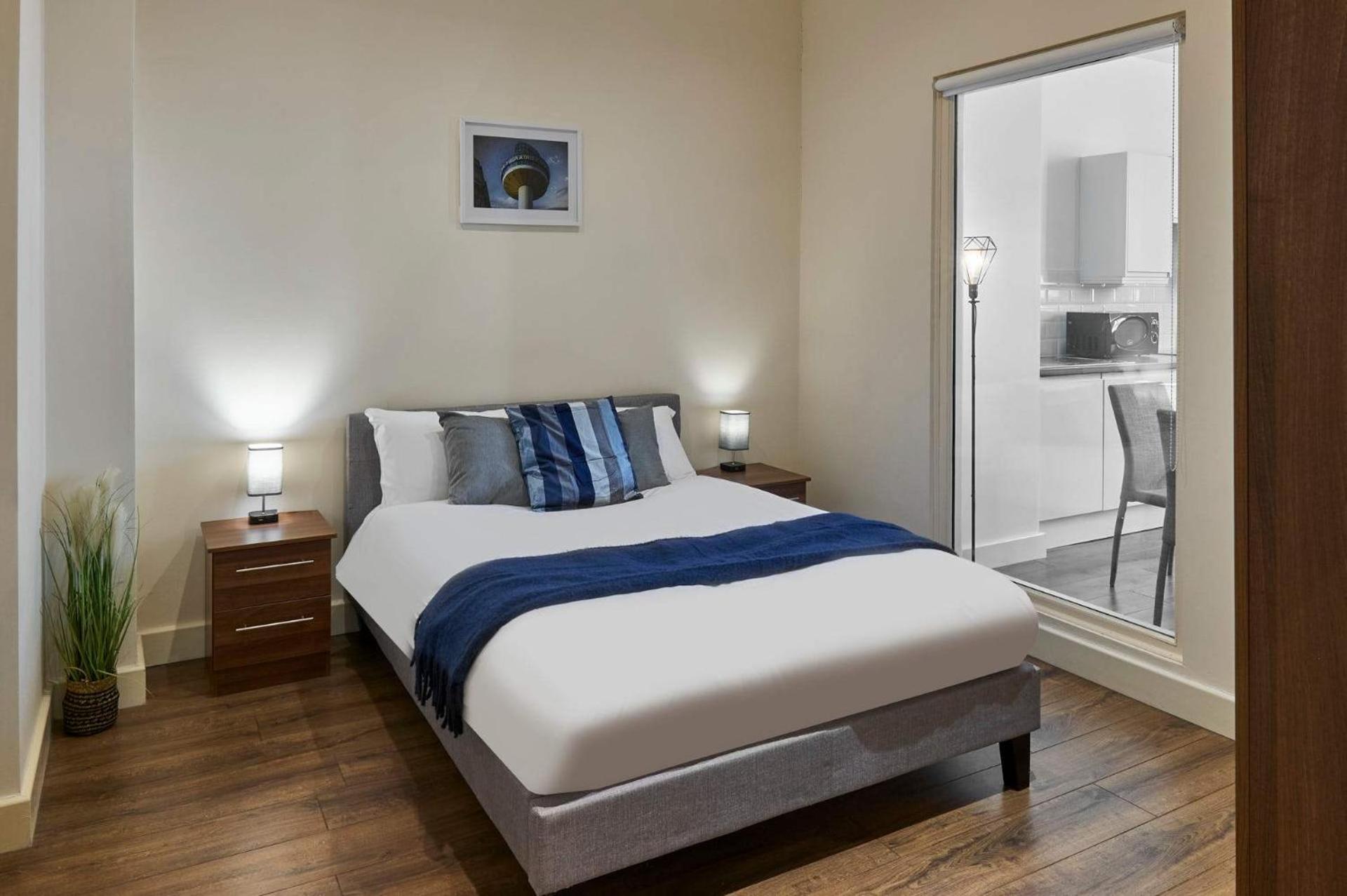Host & - Three Graces Getaway * Liverpool